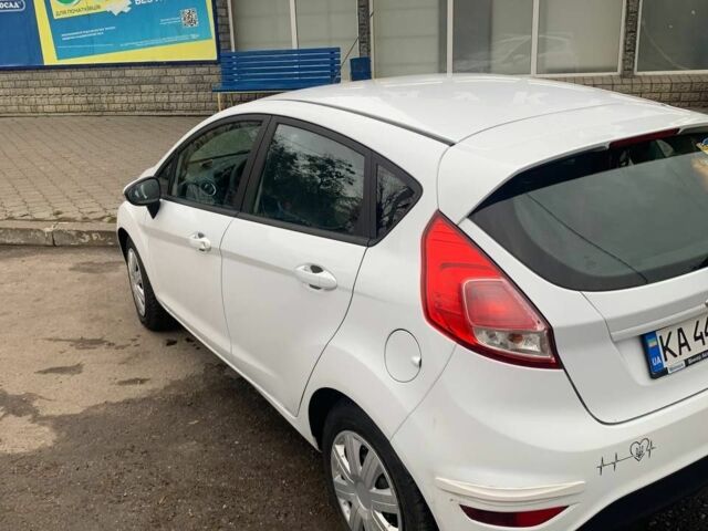 Білий Форд Фієста, об'ємом двигуна 1 л та пробігом 217 тис. км за 6000 $, фото 5 на Automoto.ua