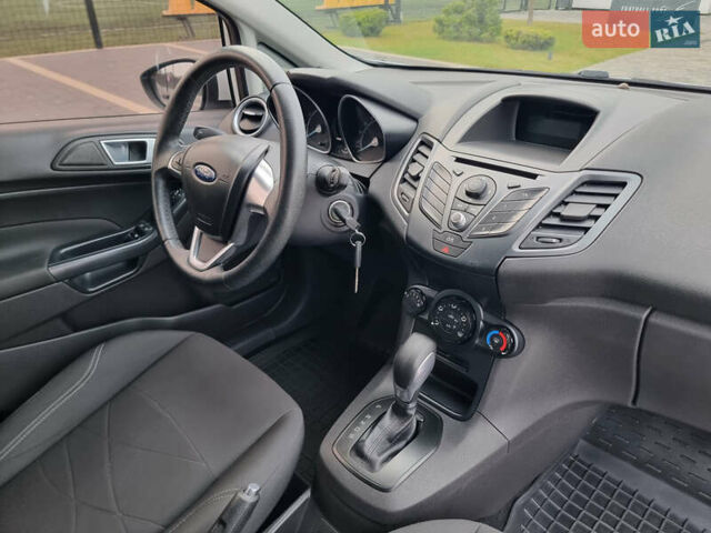 Білий Форд Фієста, об'ємом двигуна 1 л та пробігом 60 тис. км за 9900 $, фото 92 на Automoto.ua