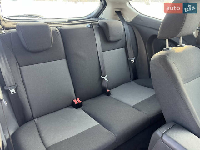 Белый Форд Фиеста, объемом двигателя 1.25 л и пробегом 210 тыс. км за 5300 $, фото 15 на Automoto.ua