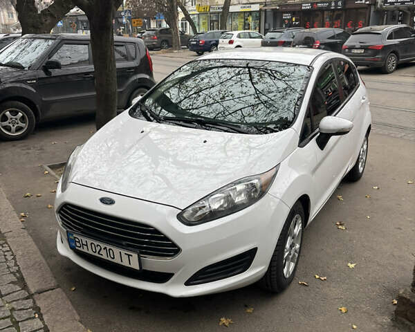 Білий Форд Фієста, об'ємом двигуна 1.6 л та пробігом 123 тис. км за 9900 $, фото 1 на Automoto.ua
