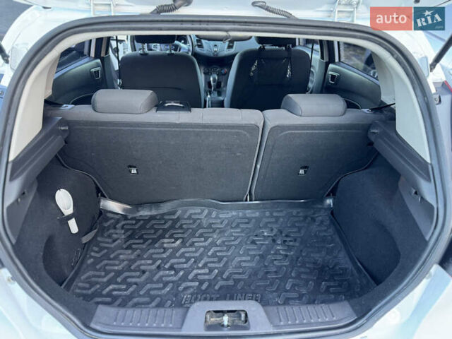 Білий Форд Фієста, об'ємом двигуна 1 л та пробігом 85 тис. км за 8500 $, фото 26 на Automoto.ua