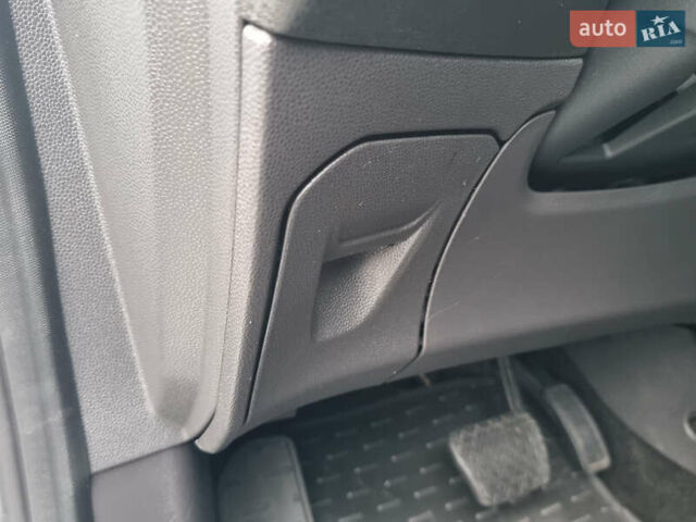 Білий Форд Фієста, об'ємом двигуна 1 л та пробігом 60 тис. км за 9900 $, фото 64 на Automoto.ua