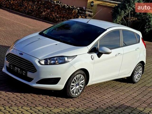 Білий Форд Фієста, об'ємом двигуна 1 л та пробігом 60 тис. км за 9999 $, фото 7 на Automoto.ua