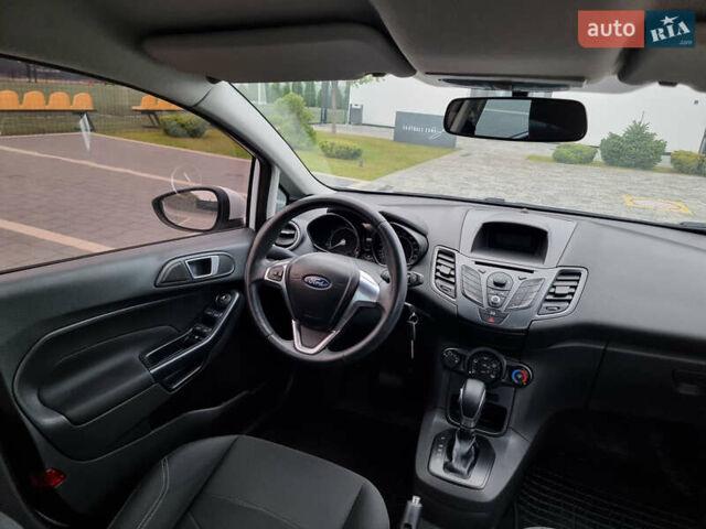 Білий Форд Фієста, об'ємом двигуна 1 л та пробігом 60 тис. км за 9900 $, фото 77 на Automoto.ua