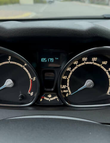 Форд Фієста 2015 у Софіївська Борщагівка на Automoto.ua Білий Форд Фієста, об'ємом двигуна 1.5 л та пробігом 185 тис. км за 7000 $, фото 10 на Automoto.ua