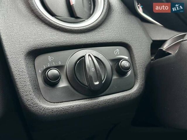 Форд Фієста 2015 у Києві на Automoto.ua Білий Форд Фієста, об'ємом двигуна 1 л та пробігом 159 тис. км за 6690 $, фото 15 на Automoto.ua