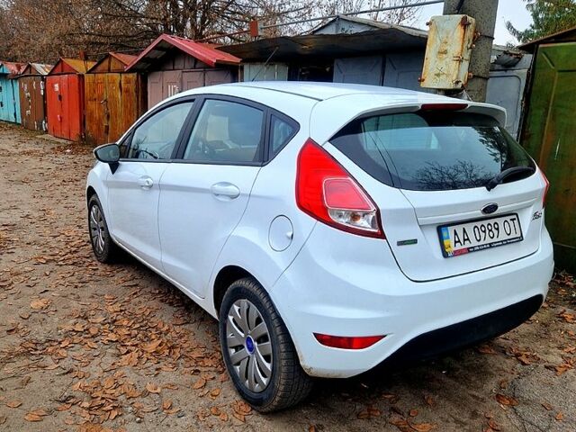 Белый Форд Фиеста, объемом двигателя 1 л и пробегом 130 тыс. км за 7500 $, фото 4 на Automoto.ua