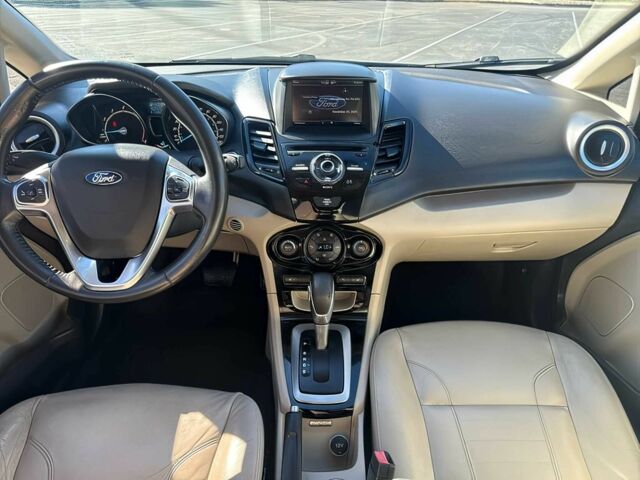 Белый Форд Фиеста, объемом двигателя 1.6 л и пробегом 71 тыс. км за 4100 $, фото 10 на Automoto.ua