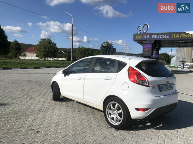 Белый Форд Фиеста, объемом двигателя 1 л и пробегом 180 тыс. км за 6999 $, фото 2 на Automoto.ua
