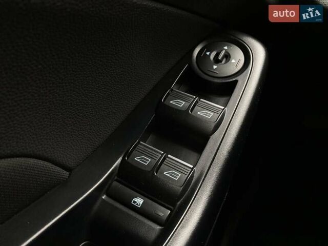 Белый Форд Фиеста, объемом двигателя 1 л и пробегом 96 тыс. км за 8900 $, фото 24 на Automoto.ua