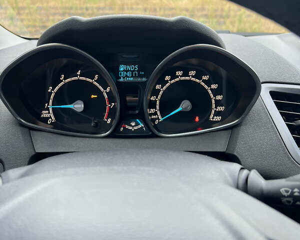 Белый Форд Фиеста, объемом двигателя 1 л и пробегом 85 тыс. км за 10500 $, фото 9 на Automoto.ua