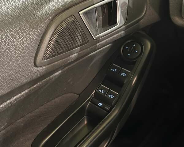 Белый Форд Фиеста, объемом двигателя 1.5 л и пробегом 138 тыс. км за 8500 $, фото 21 на Automoto.ua