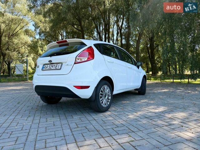 Белый Форд Фиеста, объемом двигателя 1 л и пробегом 151 тыс. км за 6000 $, фото 7 на Automoto.ua