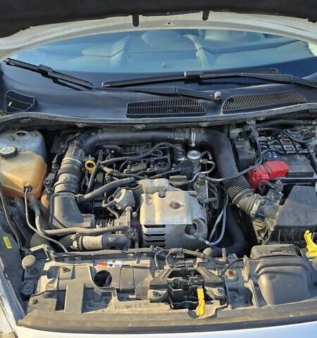 Білий Форд Фієста, об'ємом двигуна 1 л та пробігом 135 тис. км за 6800 $, фото 9 на Automoto.ua