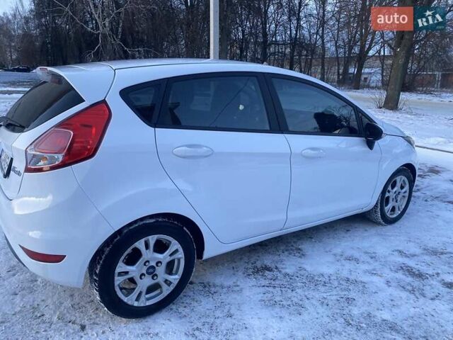 Белый Форд Фиеста, объемом двигателя 1 л и пробегом 160 тыс. км за 7300 $, фото 3 на Automoto.ua