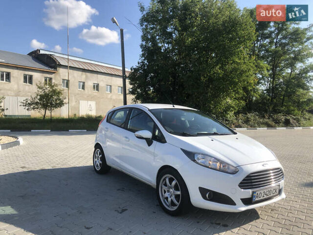 Белый Форд Фиеста, объемом двигателя 1 л и пробегом 180 тыс. км за 6999 $, фото 8 на Automoto.ua
