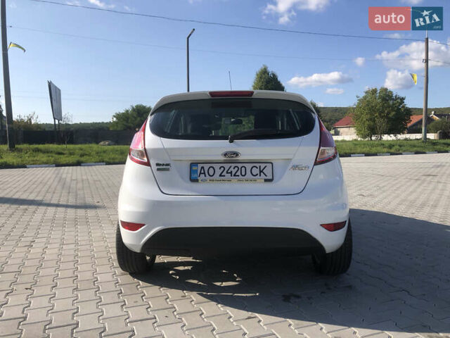 Белый Форд Фиеста, объемом двигателя 1 л и пробегом 180 тыс. км за 6999 $, фото 7 на Automoto.ua
