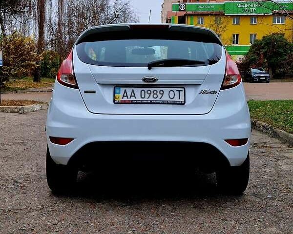 Белый Форд Фиеста, объемом двигателя 1 л и пробегом 182 тыс. км за 7500 $, фото 8 на Automoto.ua