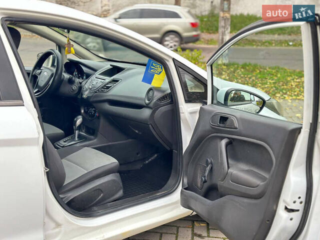 Белый Форд Фиеста, объемом двигателя 1.6 л и пробегом 280 тыс. км за 5800 $, фото 9 на Automoto.ua