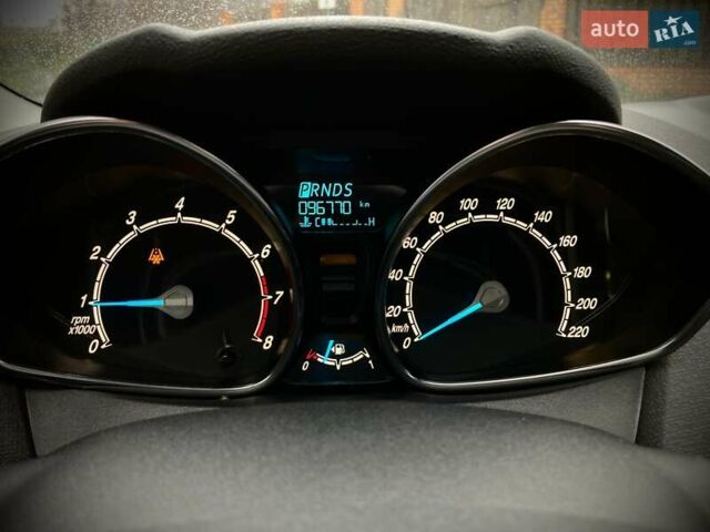 Белый Форд Фиеста, объемом двигателя 1 л и пробегом 96 тыс. км за 8900 $, фото 19 на Automoto.ua