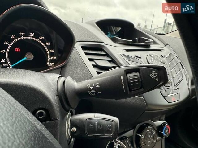 Форд Фієста 2015 у Києві на Automoto.ua Білий Форд Фієста, об'ємом двигуна 1 л та пробігом 159 тис. км за 6690 $, фото 22 на Automoto.ua