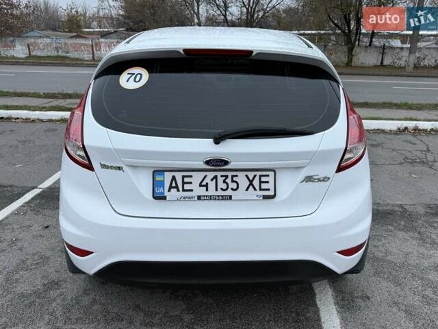 Белый Форд Фиеста, объемом двигателя 1.5 л и пробегом 138 тыс. км за 8500 $, фото 4 на Automoto.ua