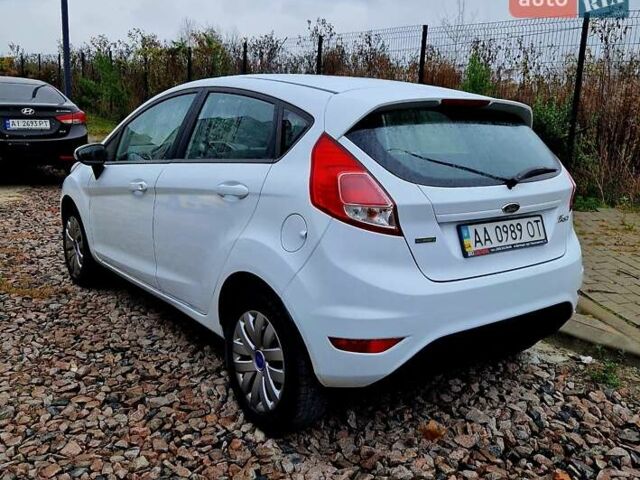 Білий Форд Фієста, об'ємом двигуна 1 л та пробігом 182 тис. км за 6600 $, фото 2 на Automoto.ua