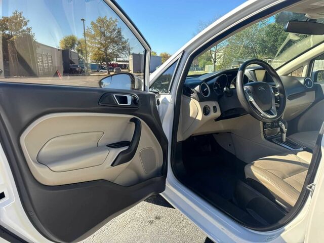 Белый Форд Фиеста, объемом двигателя 1.6 л и пробегом 71 тыс. км за 4100 $, фото 9 на Automoto.ua