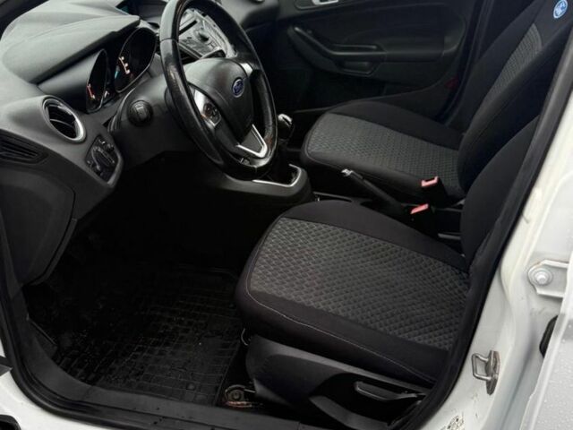 Белый Форд Фиеста, объемом двигателя 1 л и пробегом 83 тыс. км за 6499 $, фото 12 на Automoto.ua