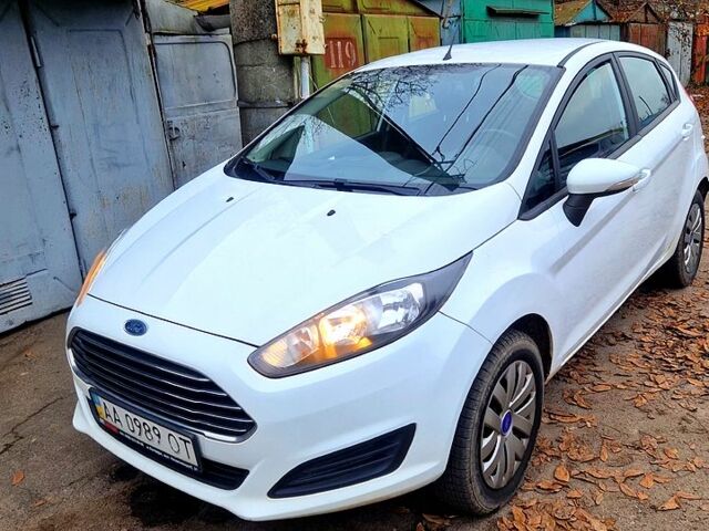 Белый Форд Фиеста, объемом двигателя 1 л и пробегом 130 тыс. км за 7500 $, фото 1 на Automoto.ua