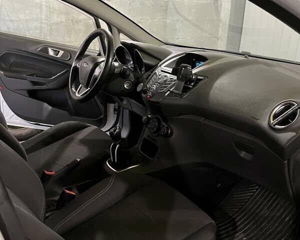 Белый Форд Фиеста, объемом двигателя 1.5 л и пробегом 138 тыс. км за 8500 $, фото 25 на Automoto.ua