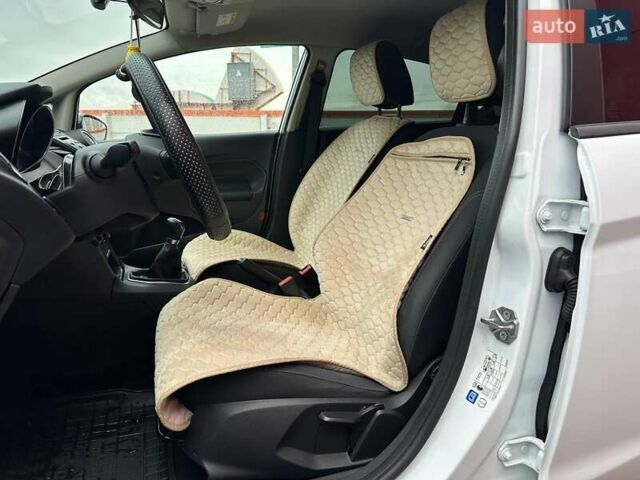 Форд Фієста 2015 у Києві на Automoto.ua Білий Форд Фієста, об'ємом двигуна 1 л та пробігом 159 тис. км за 6690 $, фото 8 на Automoto.ua