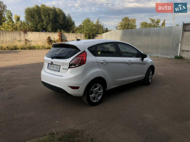 Білий Форд Фієста, об'ємом двигуна 1.6 л та пробігом 176 тис. км за 7900 $, фото 6 на Automoto.ua