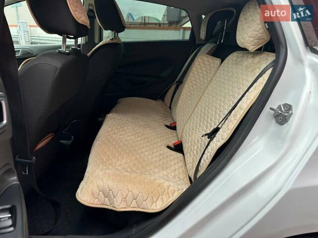 Белый Форд Фиеста, объемом двигателя 1 л и пробегом 159 тыс. км за 6690 $, фото 9 на Automoto.ua