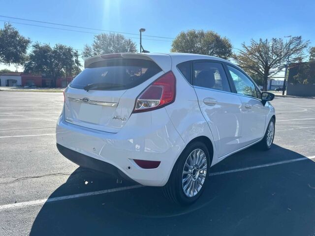 Белый Форд Фиеста, объемом двигателя 1.6 л и пробегом 71 тыс. км за 4100 $, фото 4 на Automoto.ua