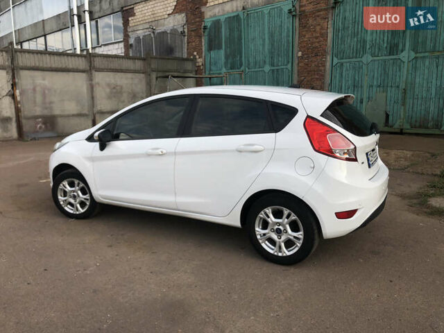 Білий Форд Фієста, об'ємом двигуна 1.6 л та пробігом 176 тис. км за 7900 $, фото 9 на Automoto.ua