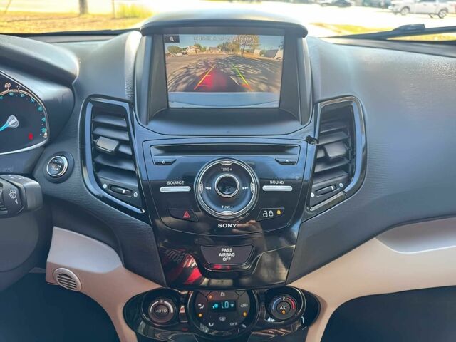 Белый Форд Фиеста, объемом двигателя 1.6 л и пробегом 71 тыс. км за 4100 $, фото 11 на Automoto.ua