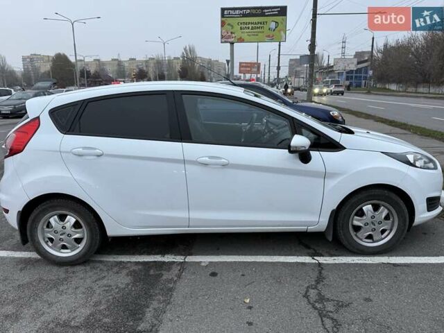 Белый Форд Фиеста, объемом двигателя 1.5 л и пробегом 138 тыс. км за 8500 $, фото 3 на Automoto.ua
