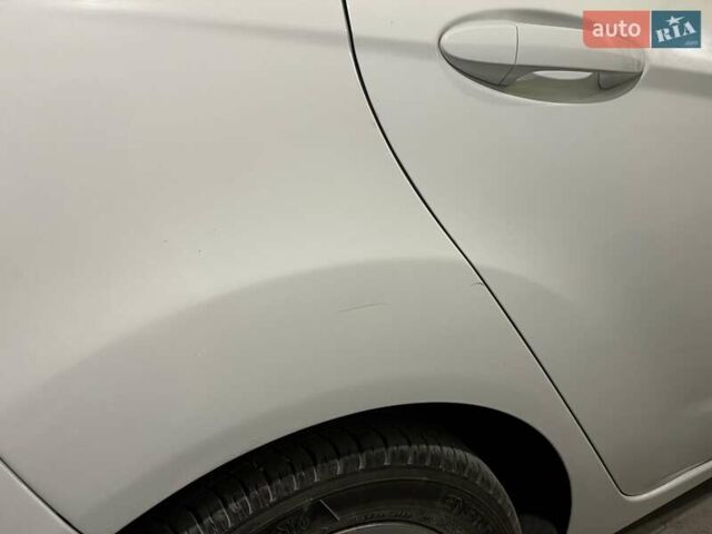 Белый Форд Фиеста, объемом двигателя 1.5 л и пробегом 138 тыс. км за 8500 $, фото 10 на Automoto.ua