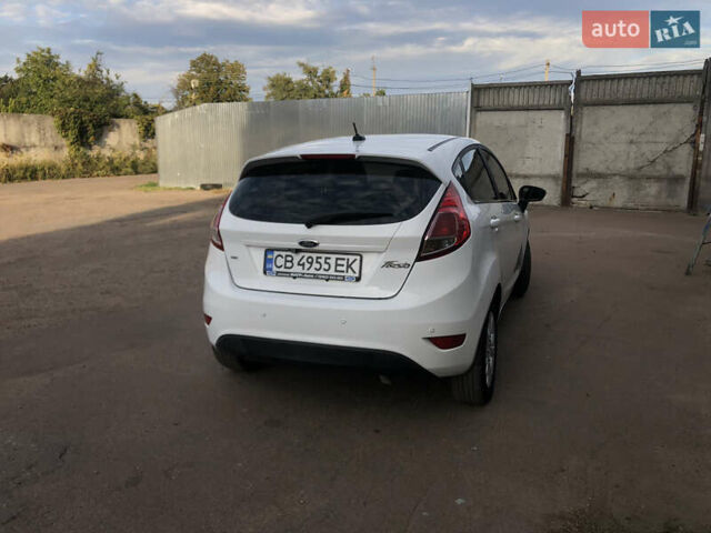 Білий Форд Фієста, об'ємом двигуна 1.6 л та пробігом 176 тис. км за 7900 $, фото 7 на Automoto.ua