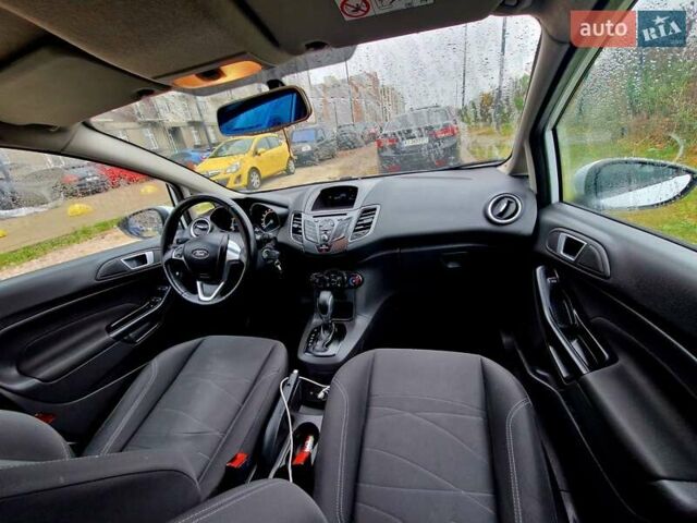 Белый Форд Фиеста, объемом двигателя 1 л и пробегом 130 тыс. км за 7000 $, фото 10 на Automoto.ua