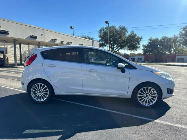 Белый Форд Фиеста, объемом двигателя 1.6 л и пробегом 71 тыс. км за 4100 $, фото 7 на Automoto.ua