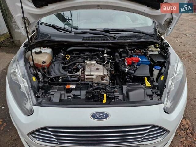 Білий Форд Фієста, об'ємом двигуна 1 л та пробігом 182 тис. км за 6600 $, фото 13 на Automoto.ua
