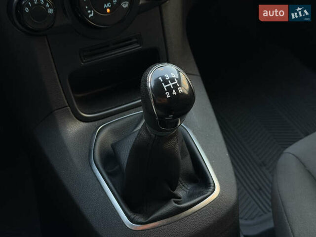 Белый Форд Фиеста, объемом двигателя 1 л и пробегом 134 тыс. км за 5300 $, фото 18 на Automoto.ua