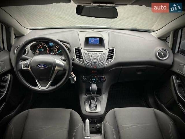 Белый Форд Фиеста, объемом двигателя 1 л и пробегом 96 тыс. км за 8900 $, фото 17 на Automoto.ua