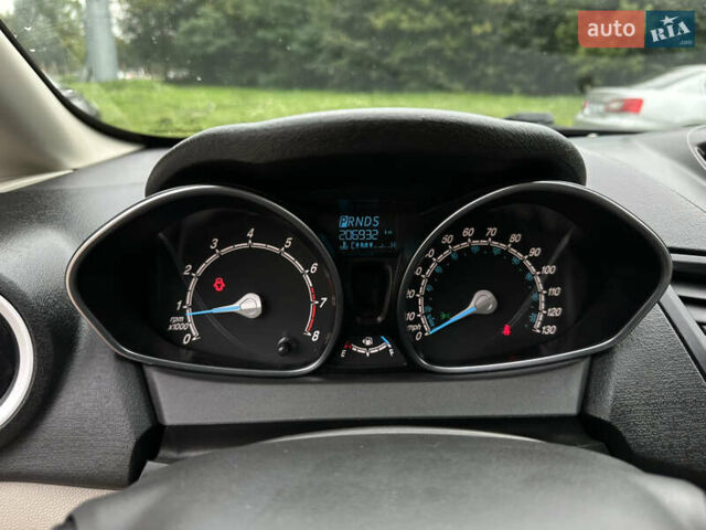 Білий Форд Фієста, об'ємом двигуна 1.6 л та пробігом 207 тис. км за 7299 $, фото 26 на Automoto.ua
