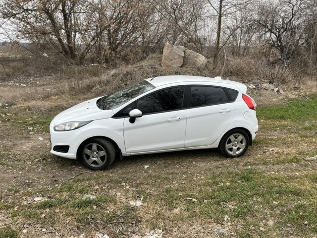 Белый Форд Фиеста, объемом двигателя 1 л и пробегом 160 тыс. км за 6900 $, фото 1 на Automoto.ua