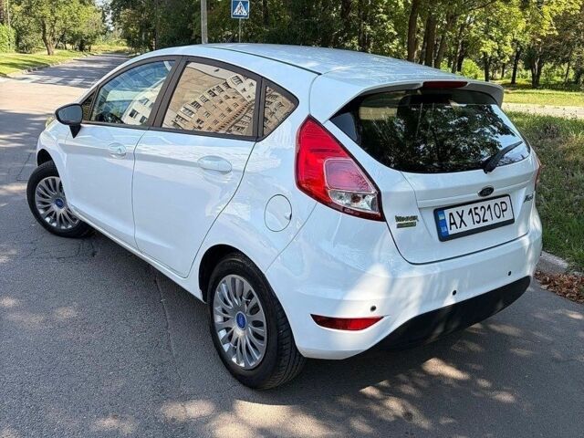 Белый Форд Фиеста, объемом двигателя 1 л и пробегом 115 тыс. км за 7300 $, фото 5 на Automoto.ua