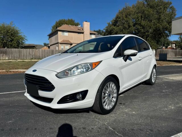 Белый Форд Фиеста, объемом двигателя 1.6 л и пробегом 71 тыс. км за 4100 $, фото 2 на Automoto.ua