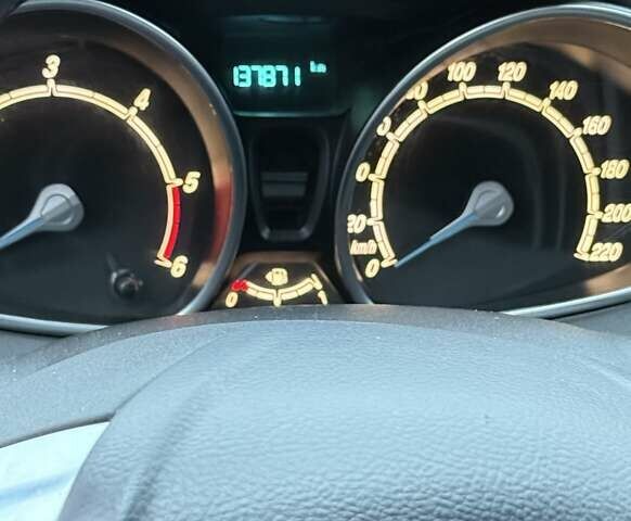 Белый Форд Фиеста, объемом двигателя 1.5 л и пробегом 138 тыс. км за 8500 $, фото 15 на Automoto.ua